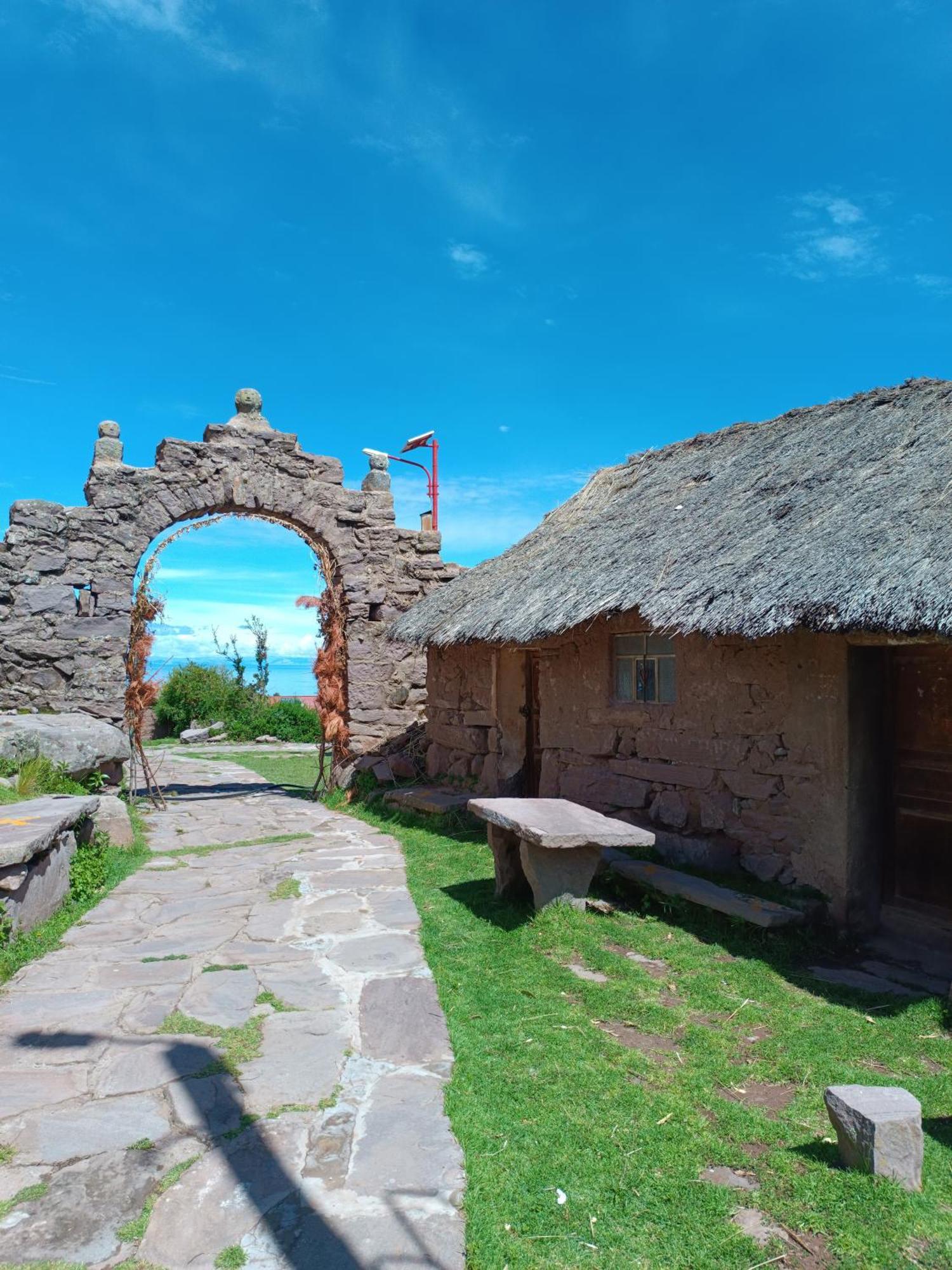 Hotel Taquile Familia Celso Huillanopampa Zewnętrze zdjęcie