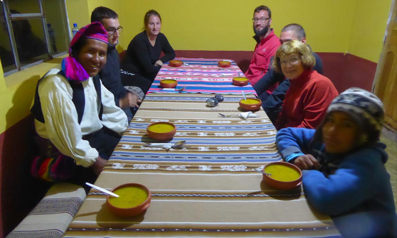 Hotel Taquile Familia Celso Huillanopampa Zewnętrze zdjęcie